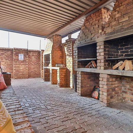 Rudman Townhouses Self-Catering Accommodation Boksburg Exteriör bild
