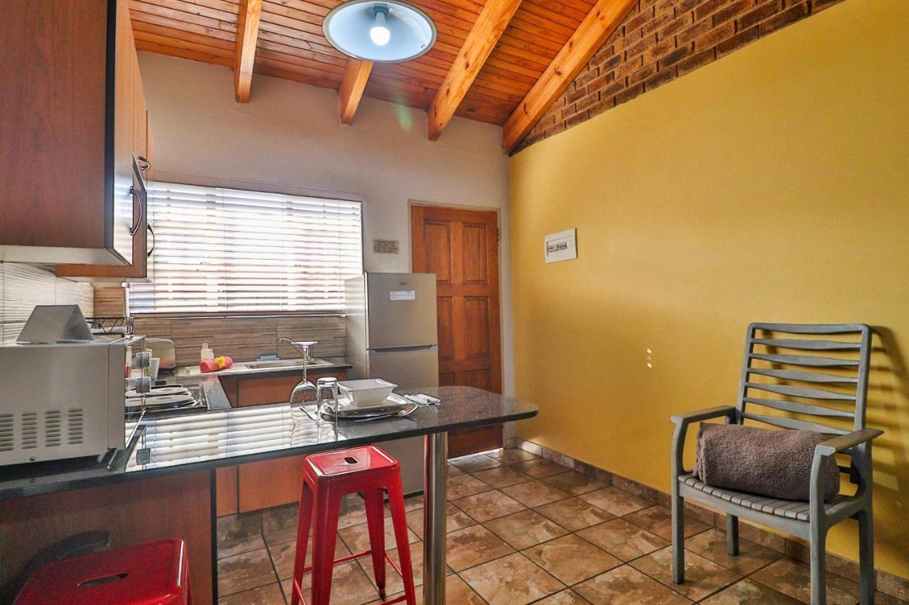 Rudman Townhouses Self-Catering Accommodation Boksburg Exteriör bild