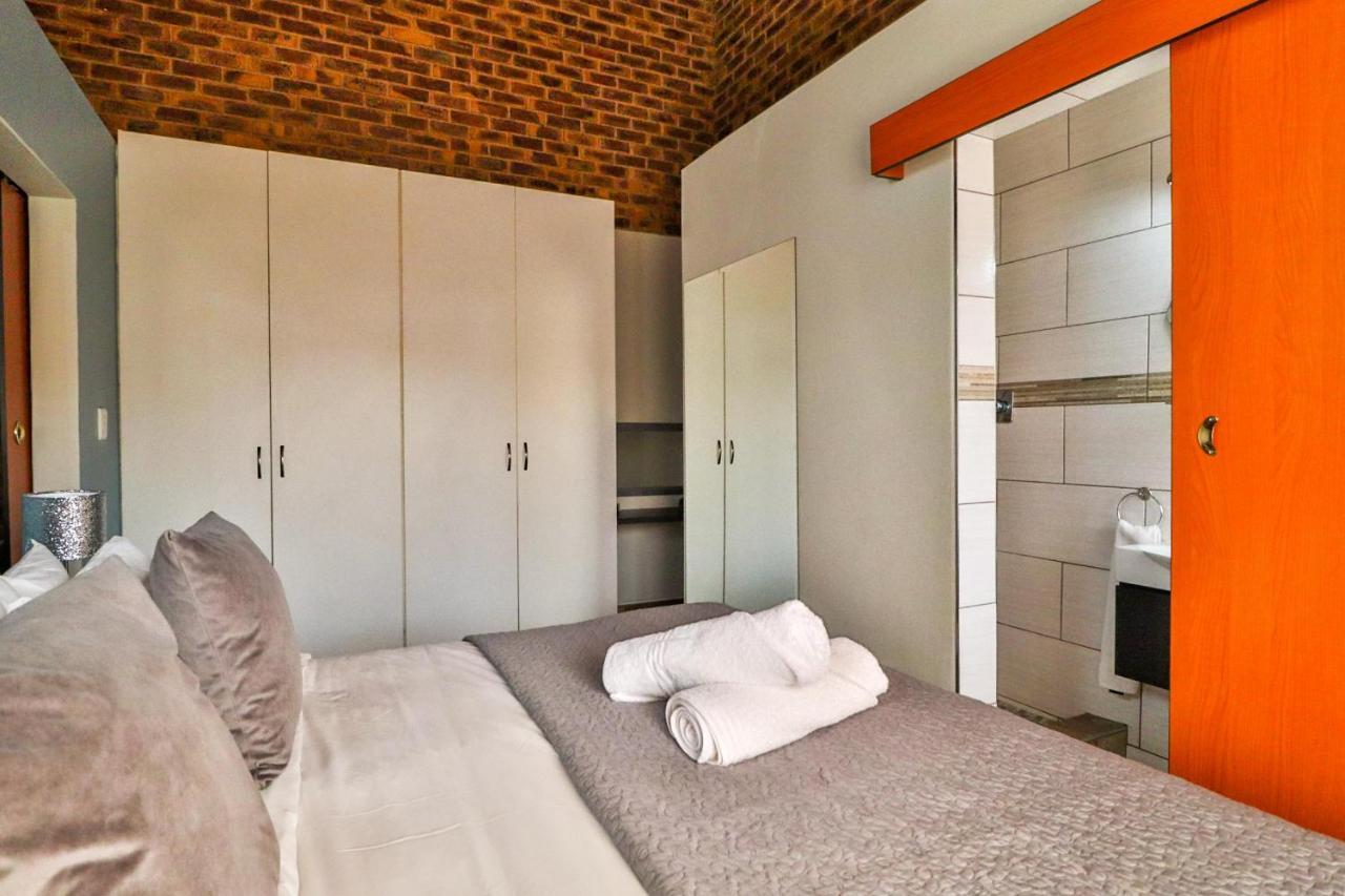 Rudman Townhouses Self-Catering Accommodation Boksburg Exteriör bild